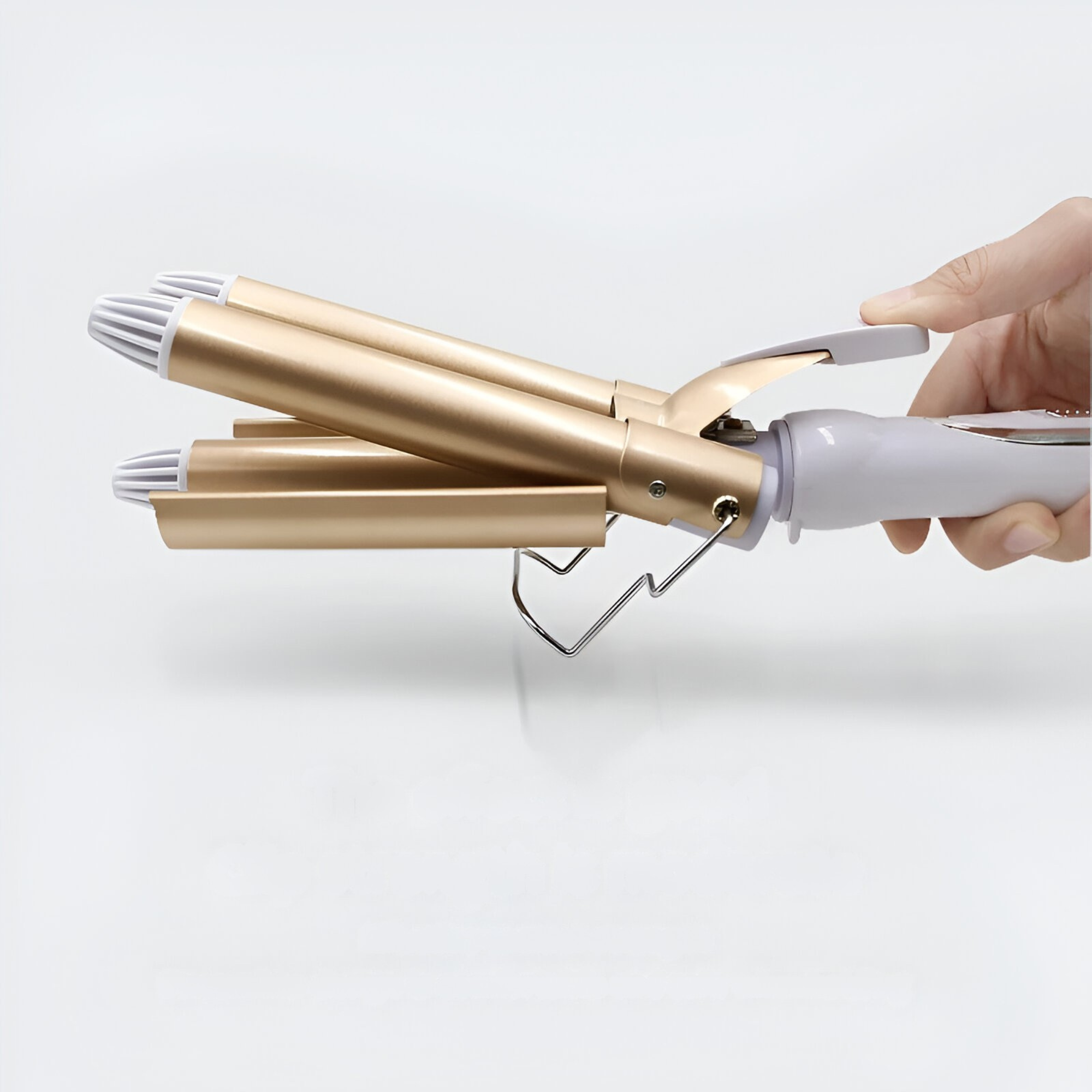LuxeWave Triple Barrel Curling Iron | Effortless Beach Waves and Voluminous Curls